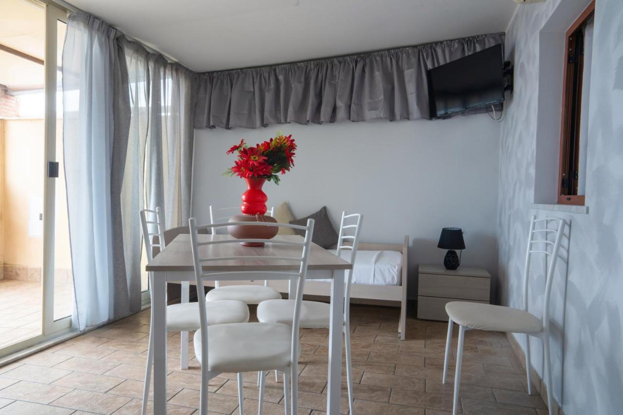 Nick & Santo'S Holiday Homes R Giardini Naxos Esterno foto