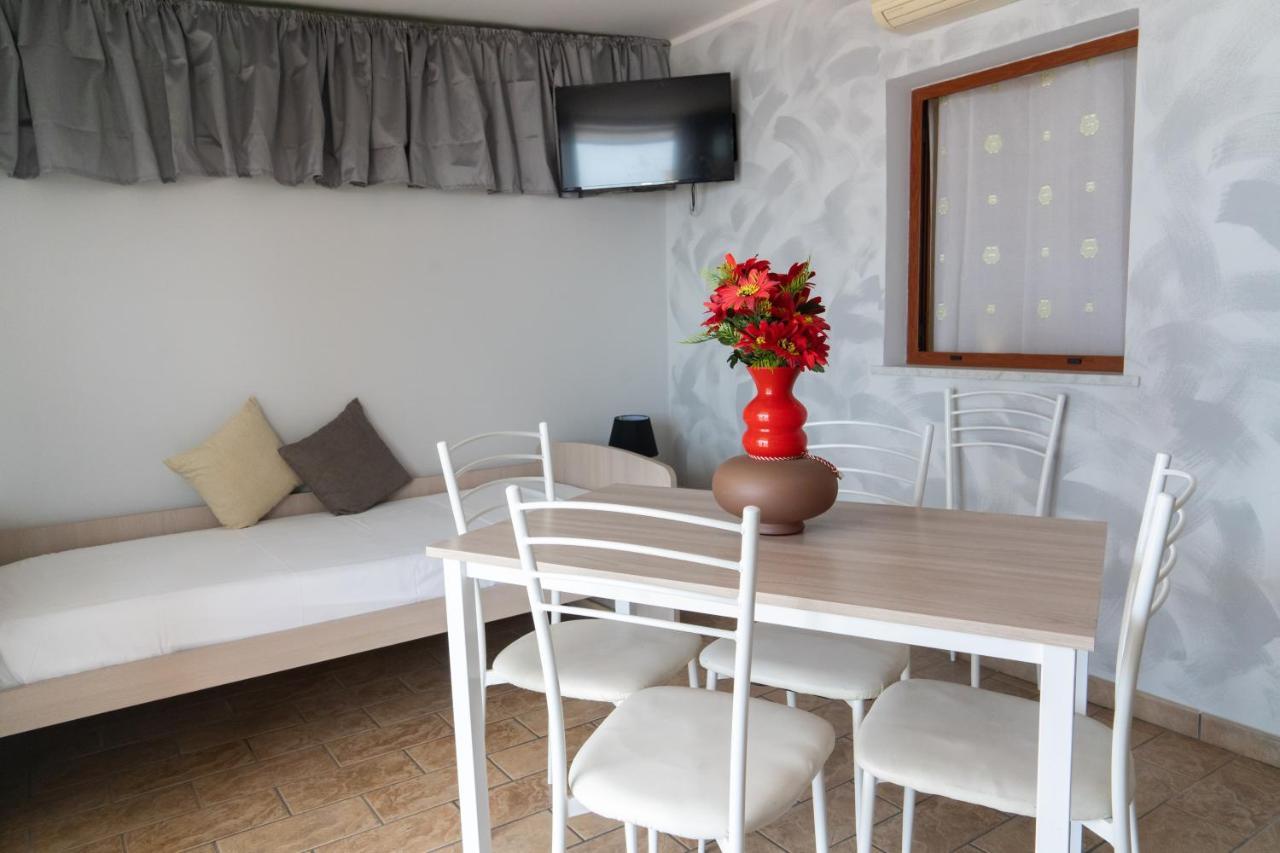 Nick & Santo'S Holiday Homes R Giardini Naxos Esterno foto